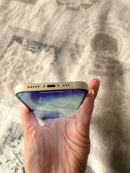 iPhone 13 бял 128 GB