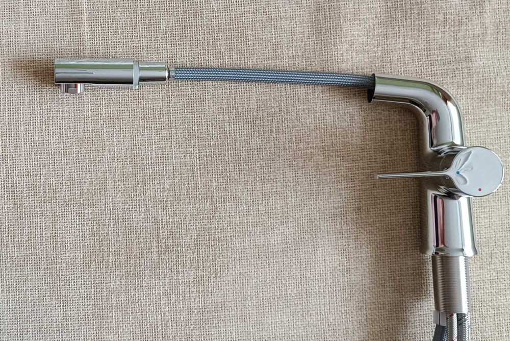 Смесител за мивка с изтеглящ се механизъм. Нов.