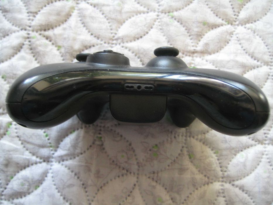 Продавам оригинален контролер за XBOX 360