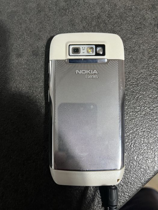 Nokia e71 white fara probleme