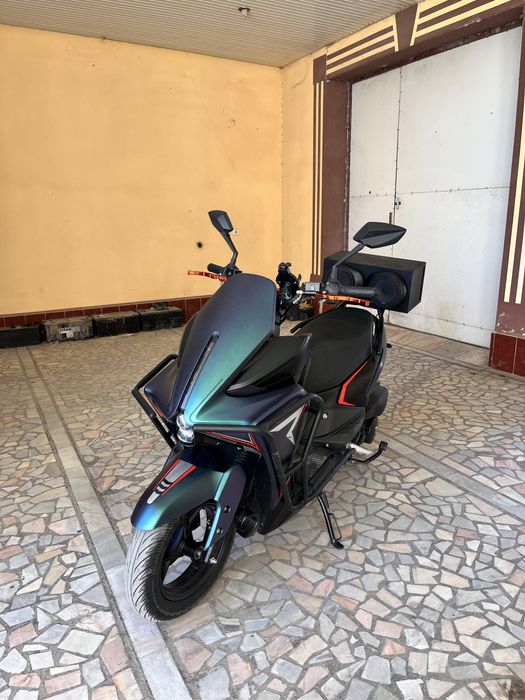 Avenus skuter sotladi