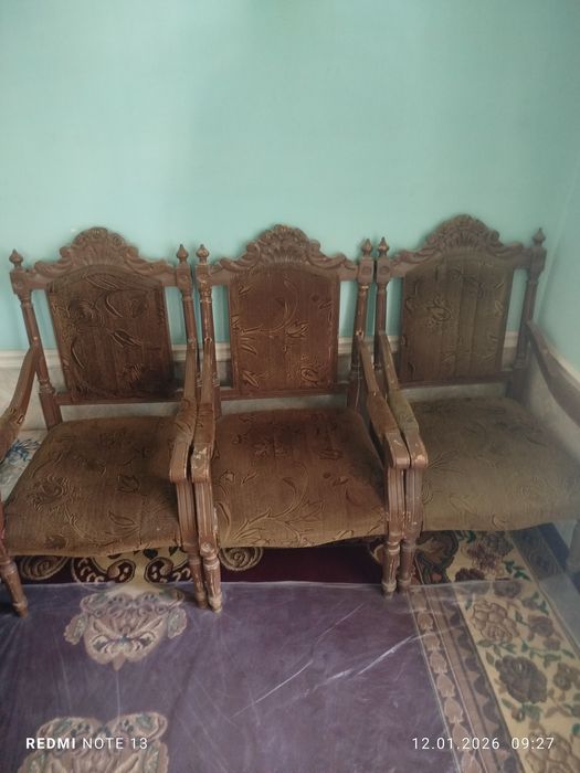 Диван стуллар сотилади