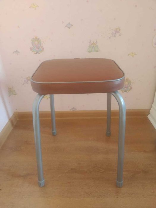 Табуретки кухонные