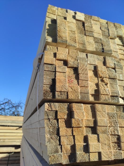 Cherestea rasinoasa molid brad leturi scândură grinzi dulapi lambriu