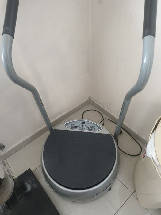 Продавам Вибрационна платформа Energizer Power Plate