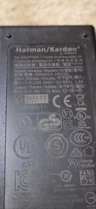 Harman Kardon 19V-2A incarcator  fuctional