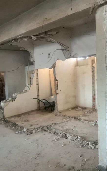 Demolări Taiere beton Decopertat gresie/faianta Transport moloz