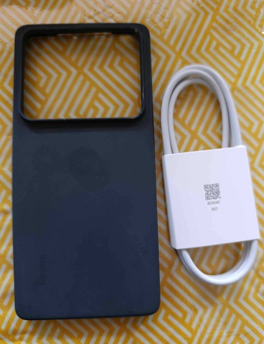 Продавам Redmi Note 13 pro 4 g, 256/8, в гаранция