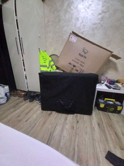 Продавам ново масажно преносимо легло Magic Pro