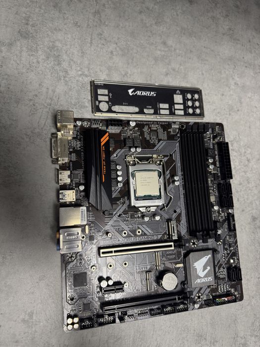 Piese PC 16 GB RAM DDR4, NVIDIA GTX 1070, Placa de baza ASUS, i5 9600k