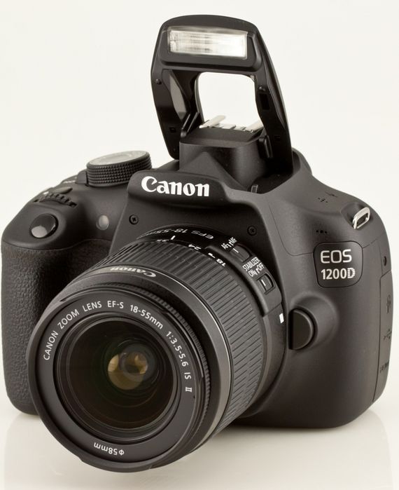 Срочно фотоаппарат Canon EOS 1200d