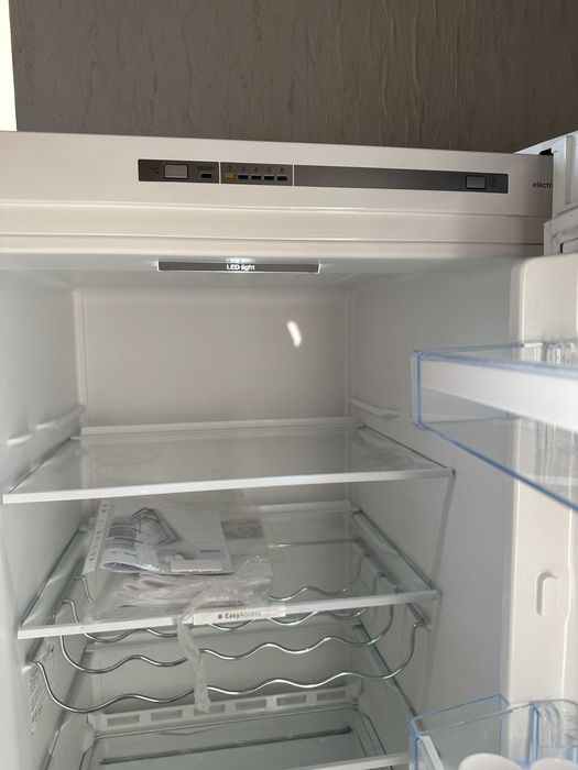 ХЛАДИЛНИК с фризер BOSCH 186 см.