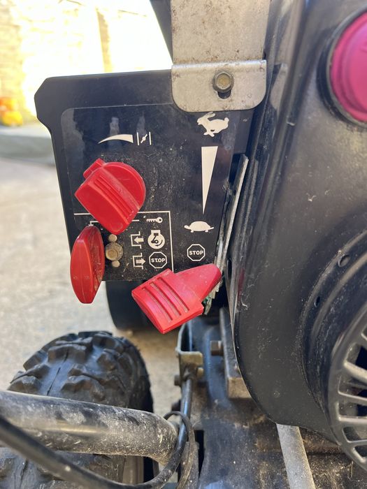 Продавам машина за сняг