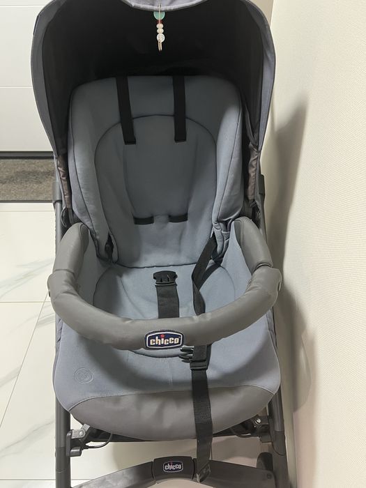 Продам б/у коляску Chicco