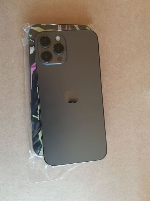 Iphone 12 pro max в отлично състояние
