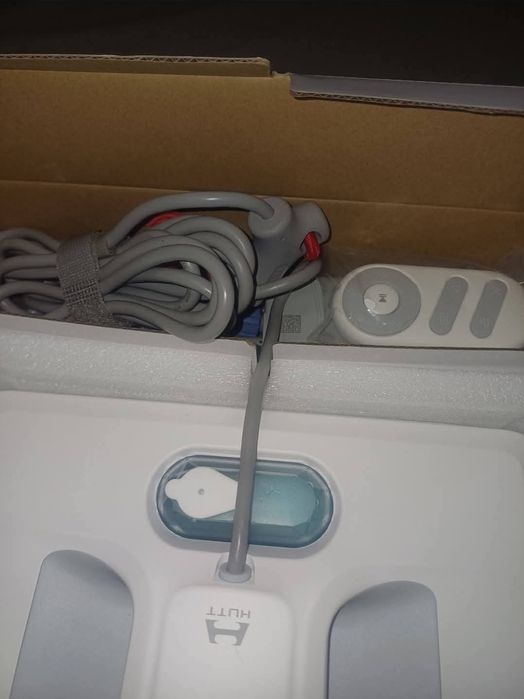 Робот Xiaomi Hutt A1 за прозорци  и баня.