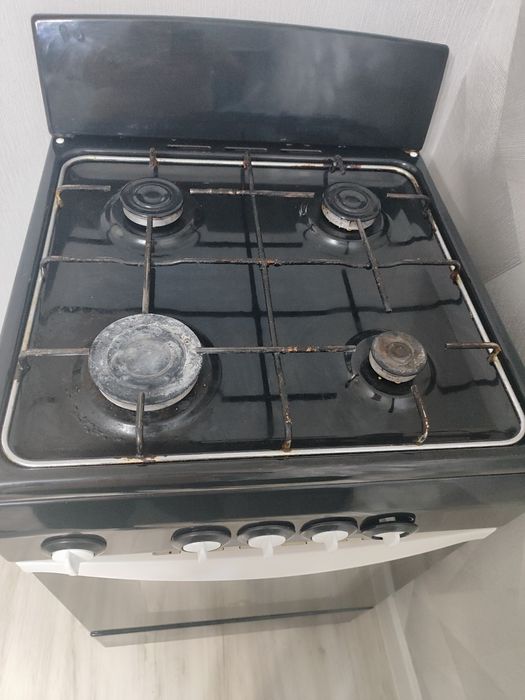 Продам газовую плиту