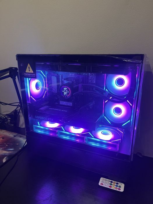 Pc gaming RGB Ryzen 7 7800x3d /RTX 5070 12 gb
