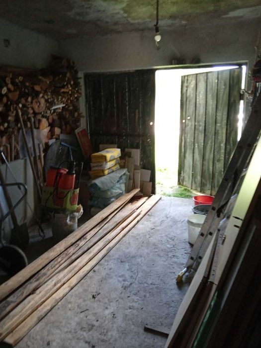 Две къщи с дворно място в с.Преславен