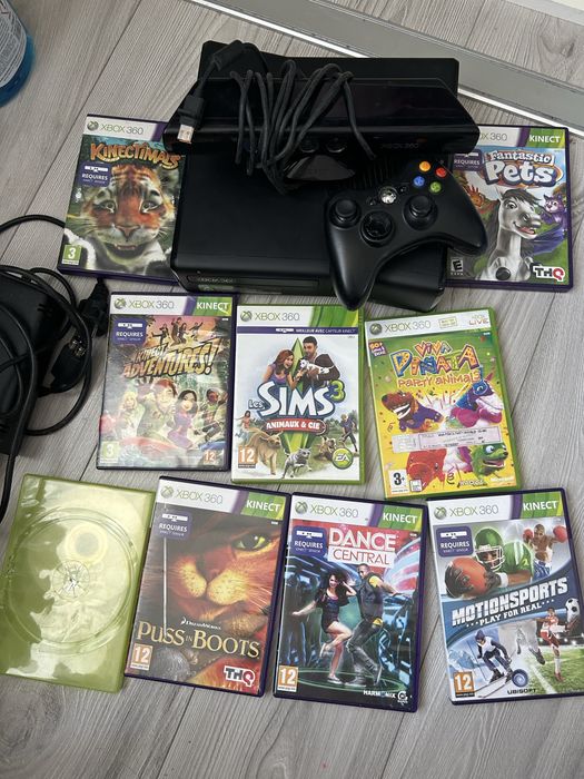Xbox 360+ 9 cd-uri cu jocuri