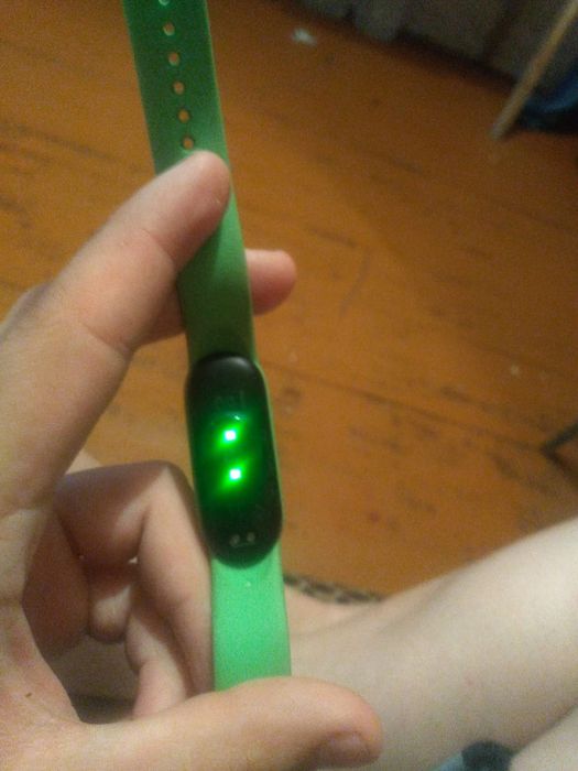 Срочно Продам Mi band 5