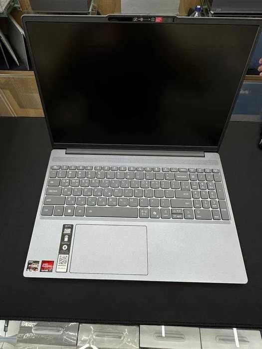 Noutbuk Lenovo IdeaPad Slim 3 AMD Ryzen 7 7735HS 8/512Gb 15.3" FHD IPS