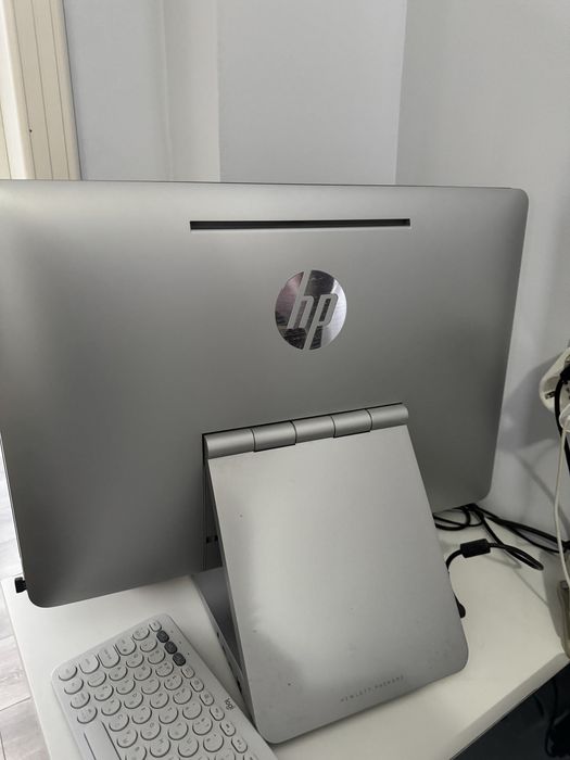 компьтер HP большой настольный