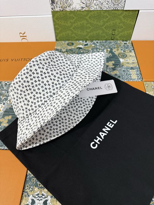 Дизайнерски шапки New Season