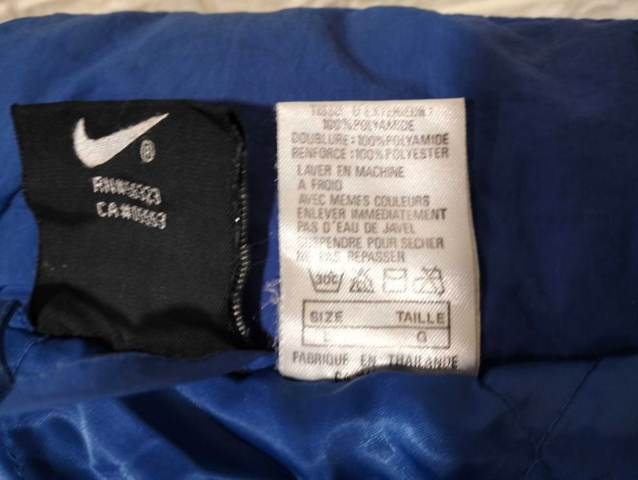 jacheta sport pentru vant cu gluga