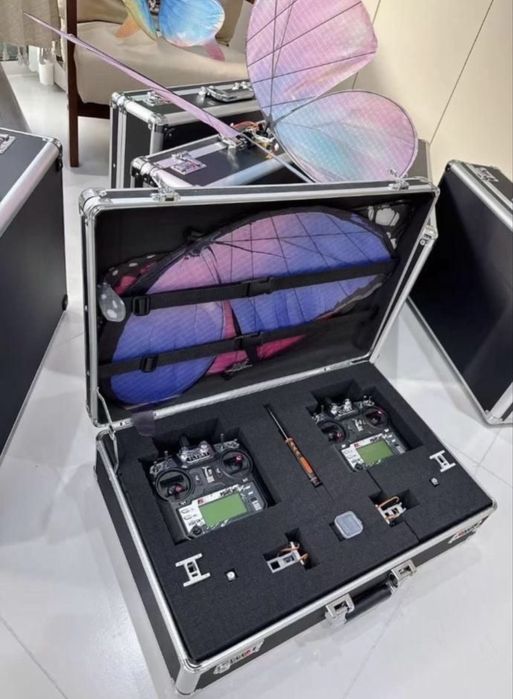 летающий бабочка дрон