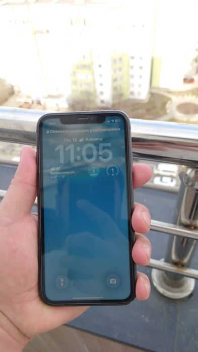 apple 11 в хорошем состаяние