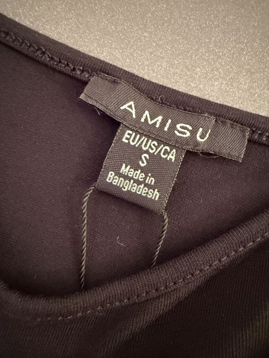 Bluzițe noi cu etichetă