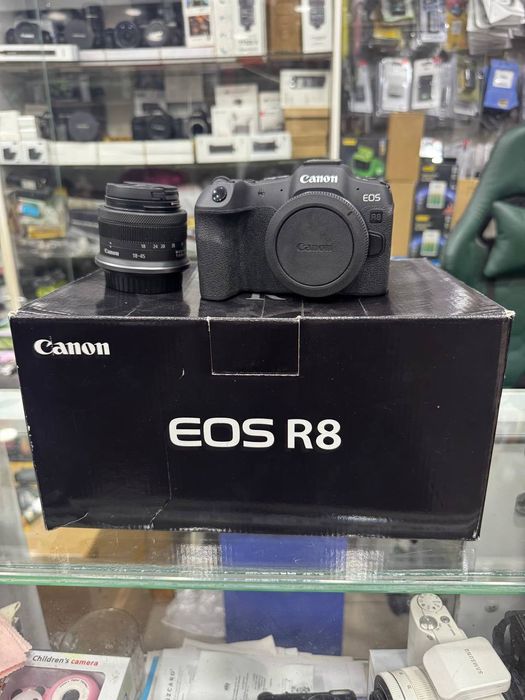 Canon EOS R8 Фотоаппарат