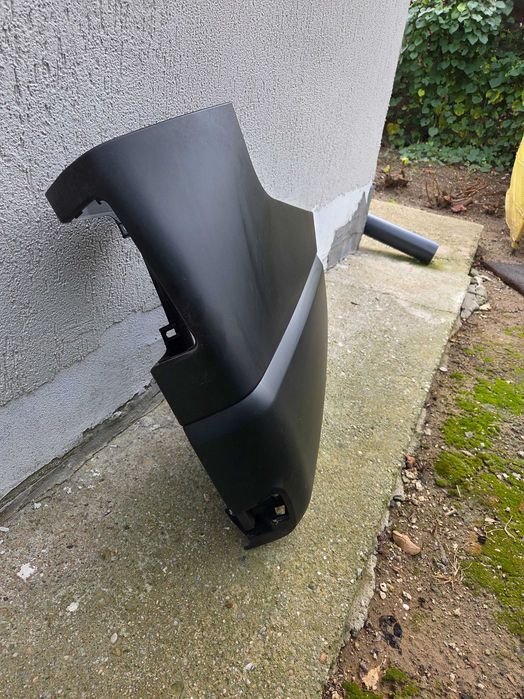 Flaps dreapta bară spate renault trafic 3.