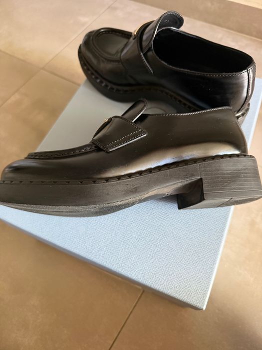Оригинални дамски обувки Prada