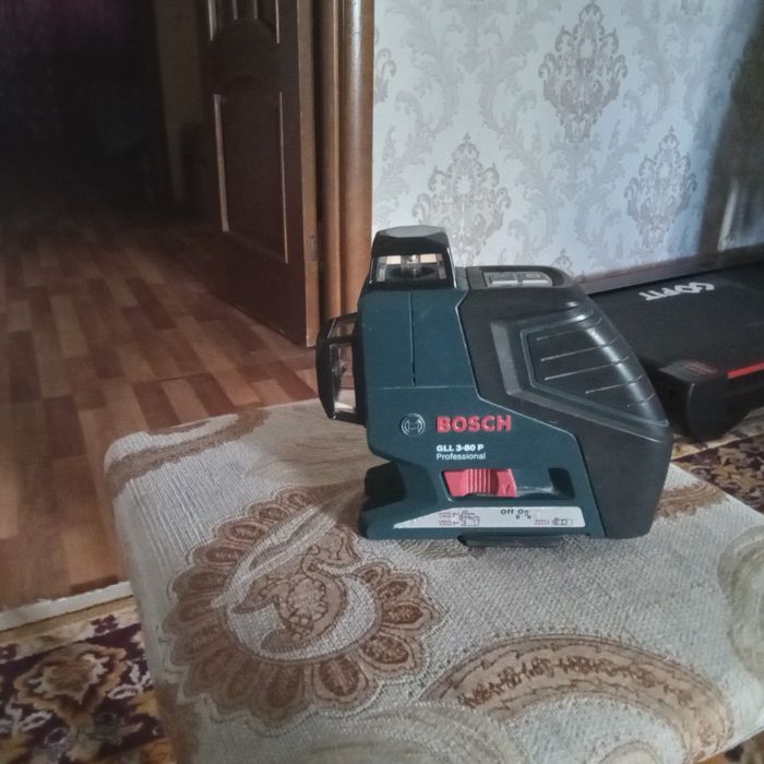 Продам лазерный уровень Bosch