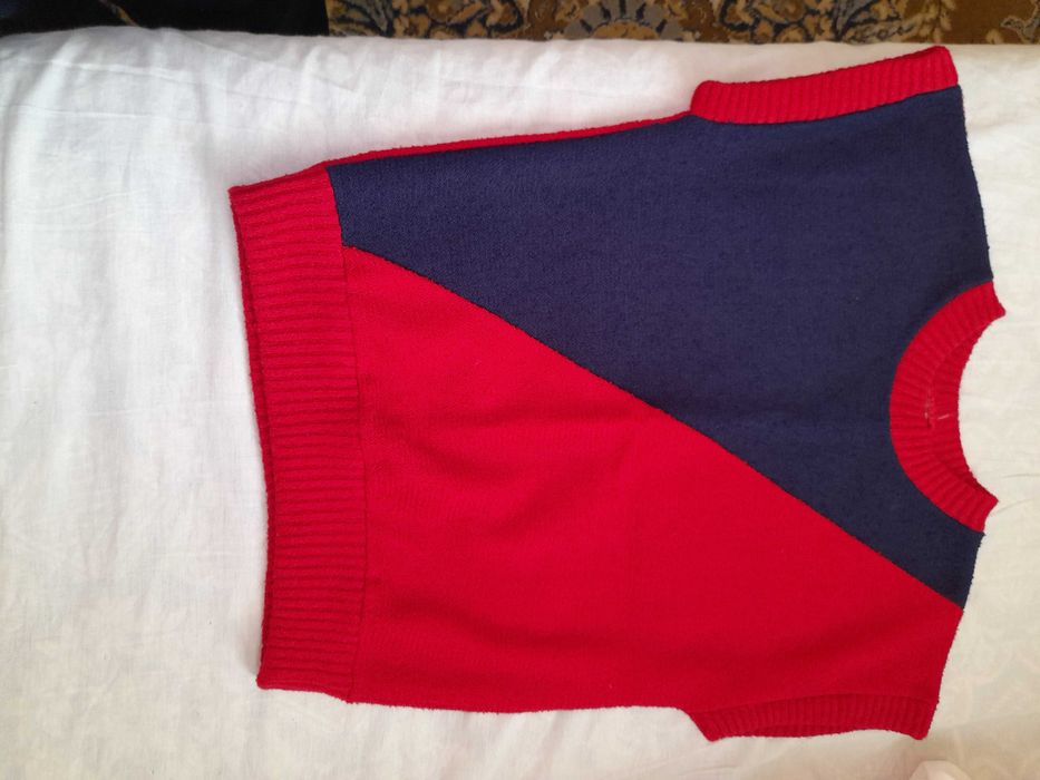 Продавам дамски пуловер 146/72