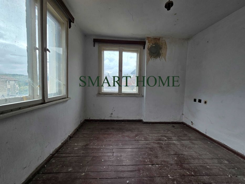 Тристаен апартамент в идеалния център на гр. Велико Търново!