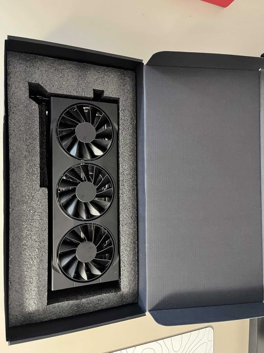 Placa video Radeon RX 9070 XT Swift 16GB