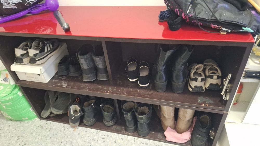 Зеркало и полка для обуви