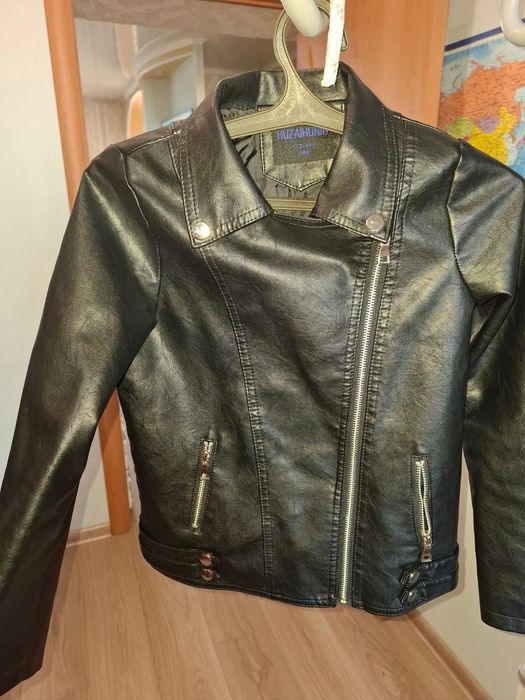 Продам детскую куртку-косуха.