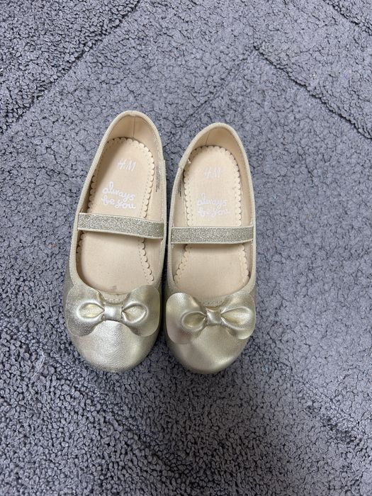 Pantofi marimea 27 HM