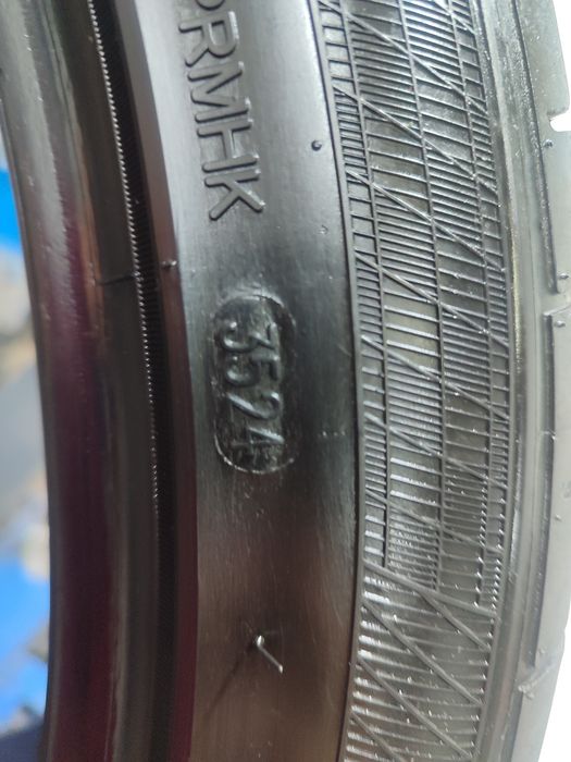 Летняя резина 285/35R21(1шт)