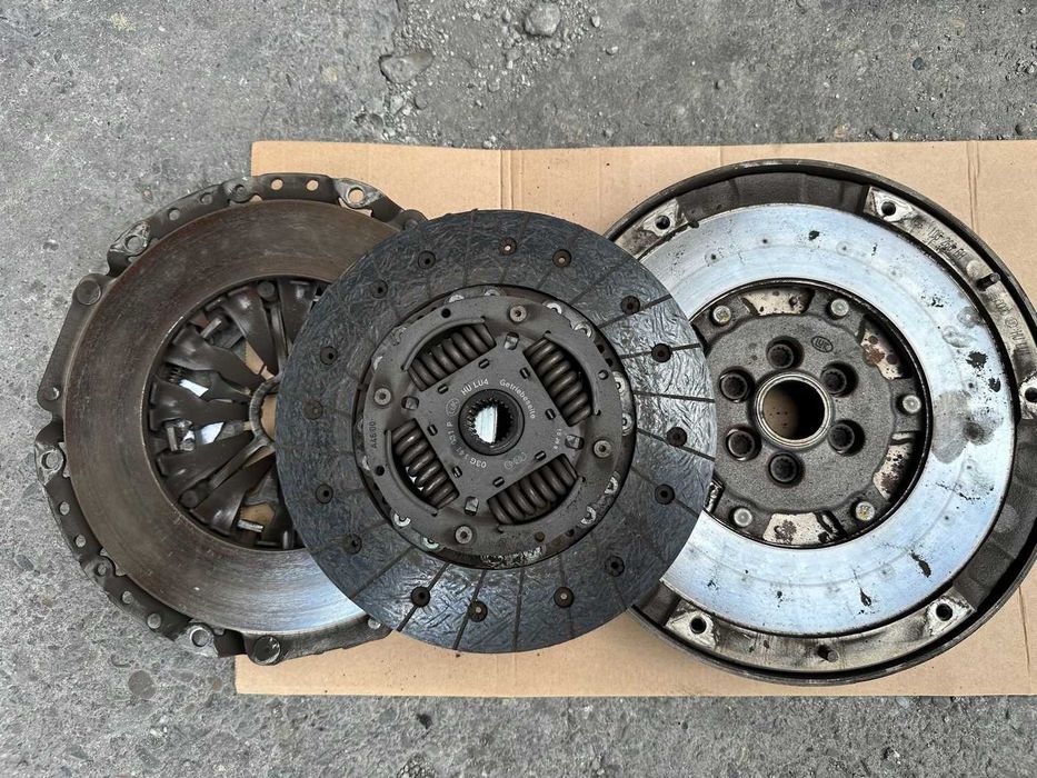 Volanta masa dubla + Kit ambreiaj Audi A4 B7 2.0 TDI BPW 140 CP