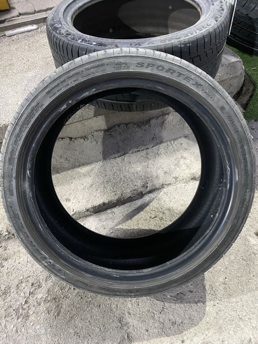 225/40/18 летни гуми перфектни