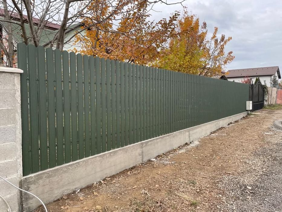 Garduri si porti din sipca metalica, panouri stil jaluzele, tabla cutata, plasa bordurata si alte modele
