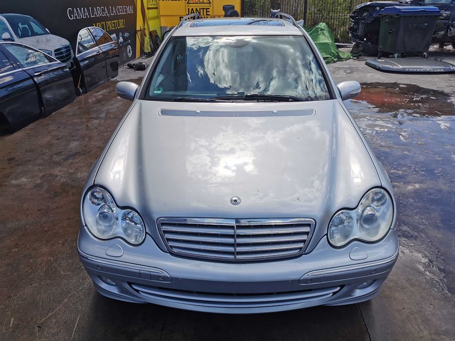 Dezmembrez mercedes c class w203 facelift sport edition-xenon-c220d e4