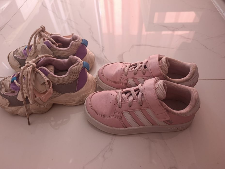 Маратонки adidas + подарък втори чифт маратонки