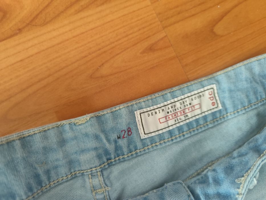 Pantaloni scurți dama