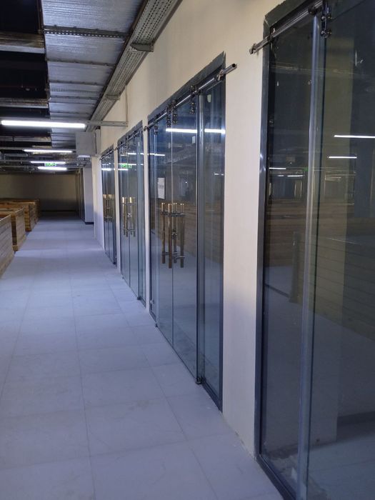 Карвон шопингдан 3- ва эко сокольдан магазин сотилади